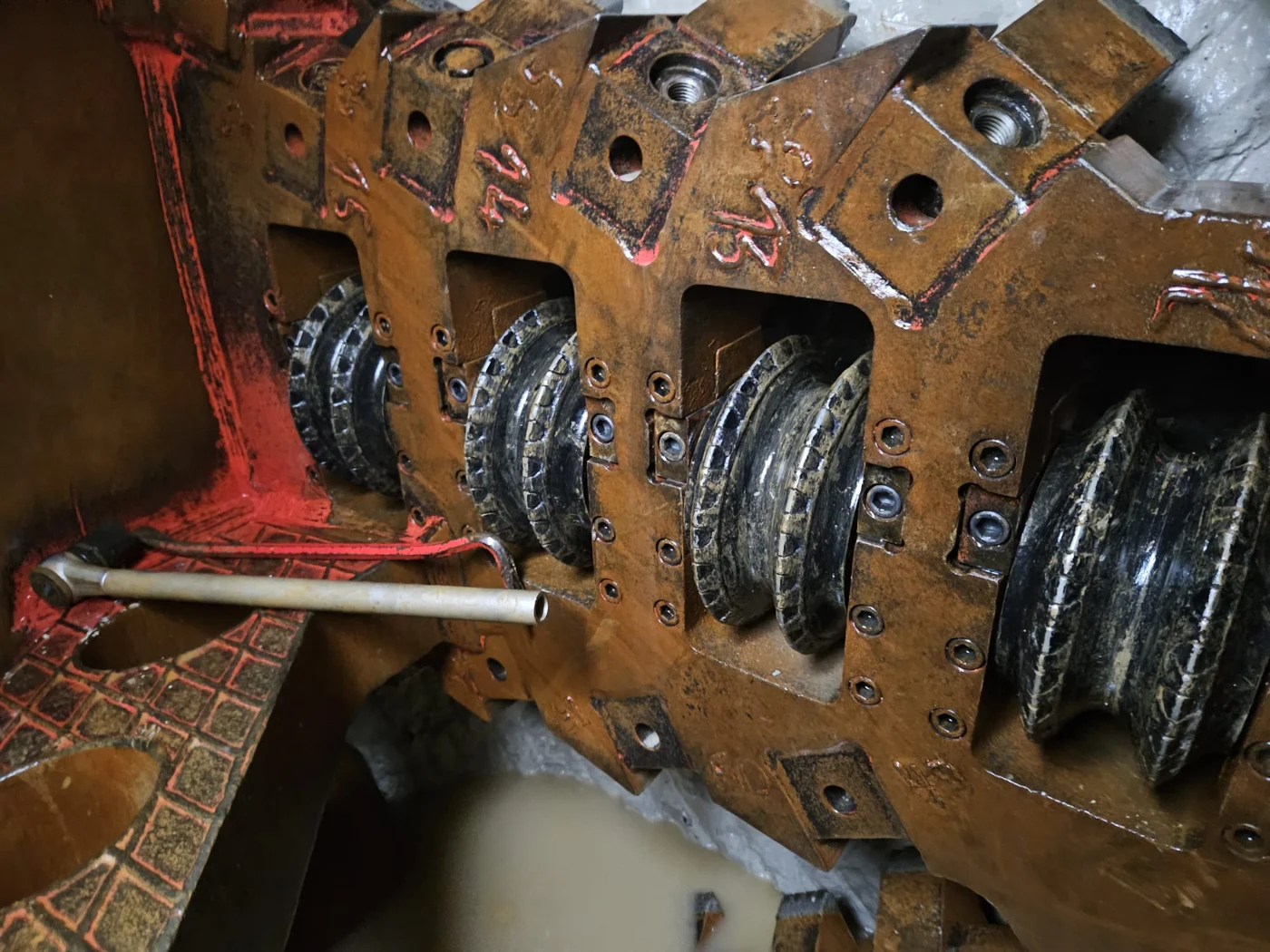 Tunnel boring machine